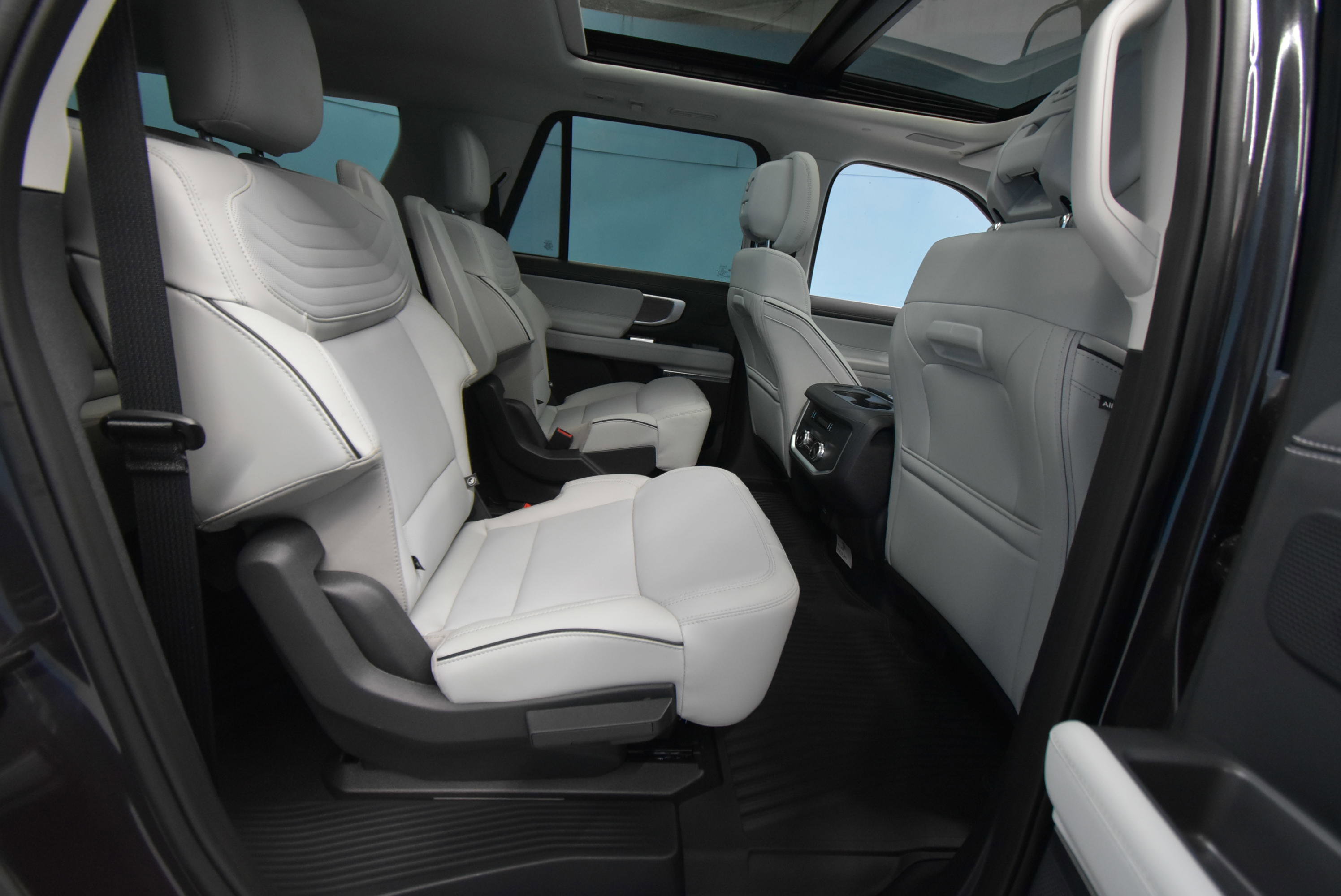 New 2026 Ford Expedition Max Platinum image 24