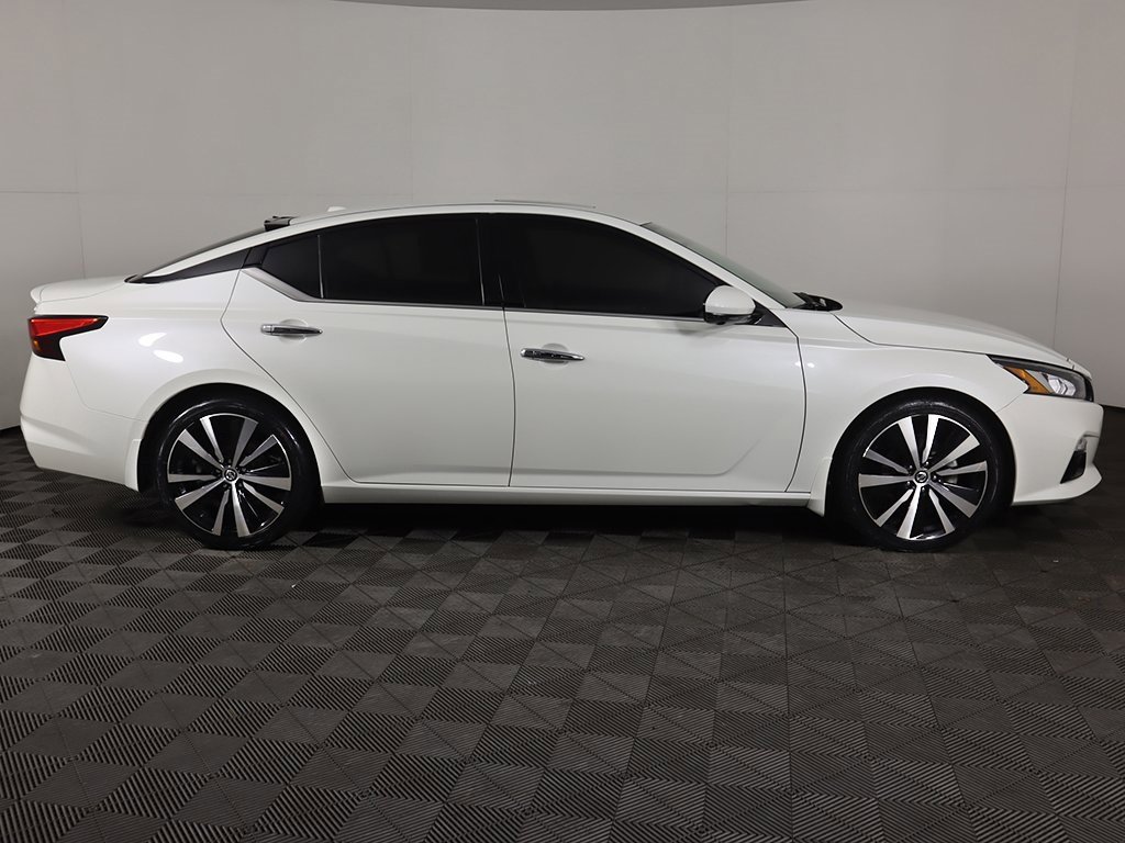 Used 2020 Nissan Altima 2.0 Platinum image 18
