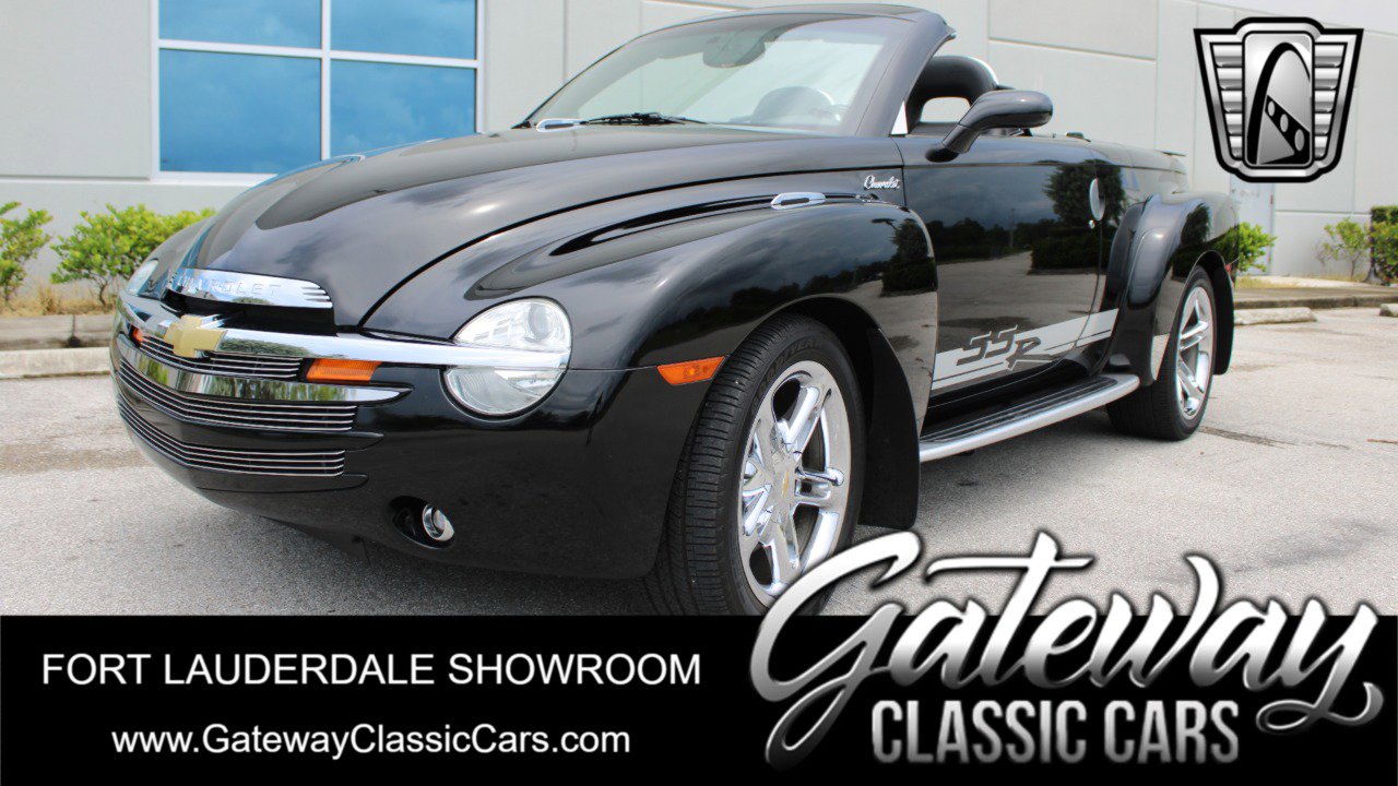 Used 2006 Chevrolet SSR w/ Preferred Equipment Group image 1