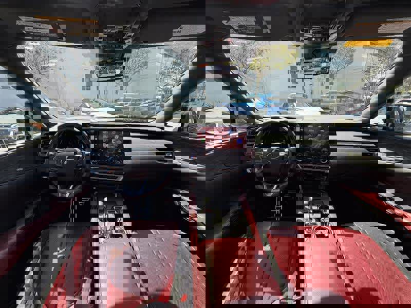 Used 2024 Lexus RX 500h F Sport w/ Convenience Package image 8