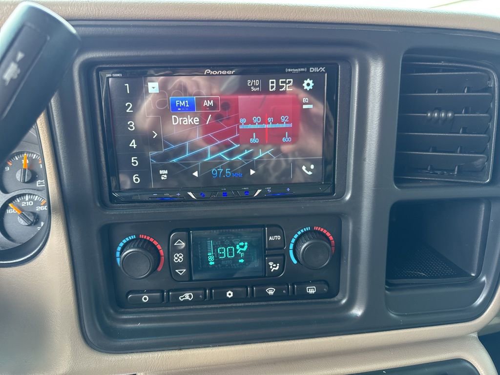 Used 2004 Chevrolet Suburban 2500 LT w/ Preferred Equipment Group image 25