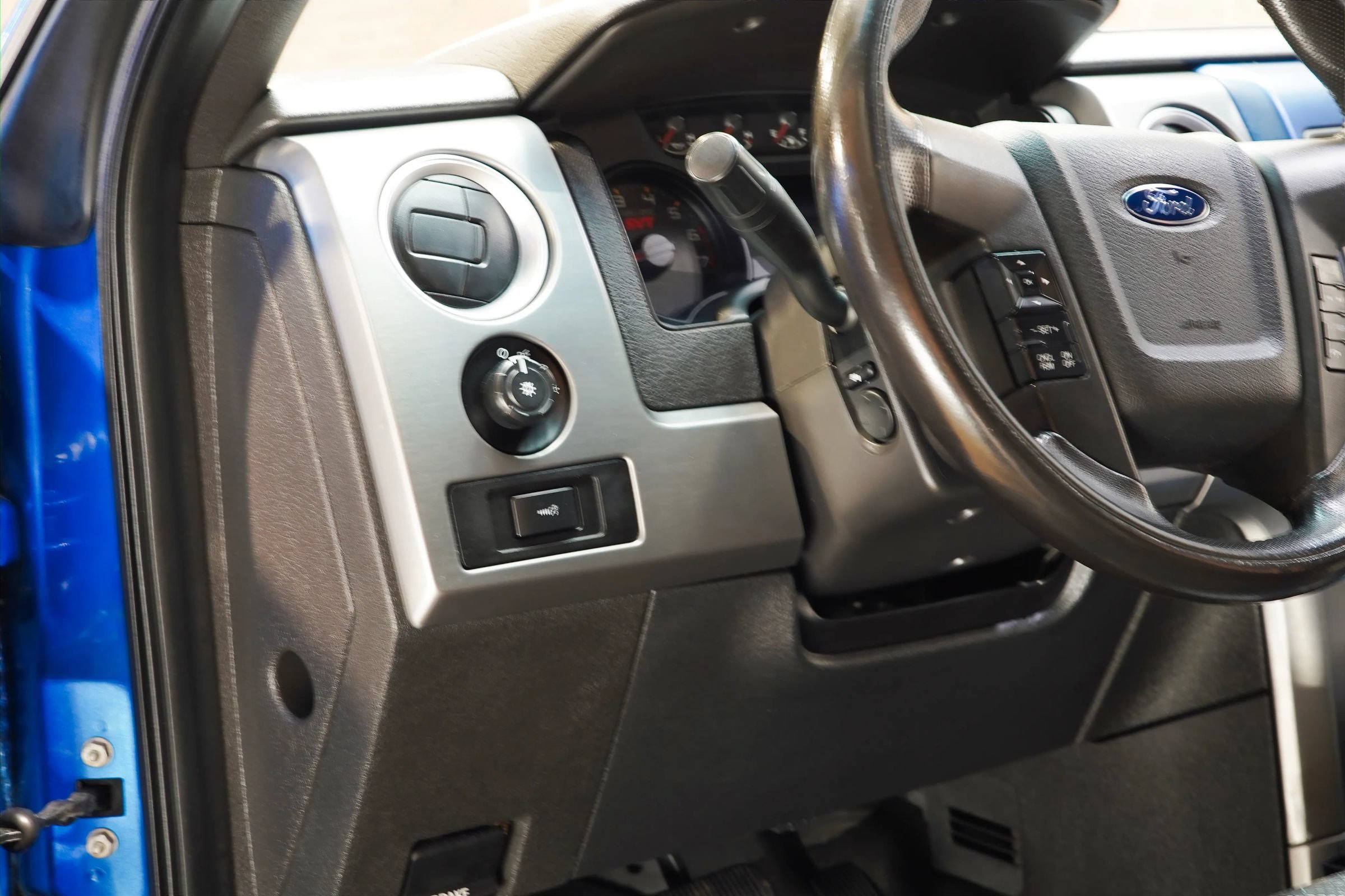 Used 2014 Ford F150 Raptor w/ Equipment Group 801A Luxury AWD/4WD image 36