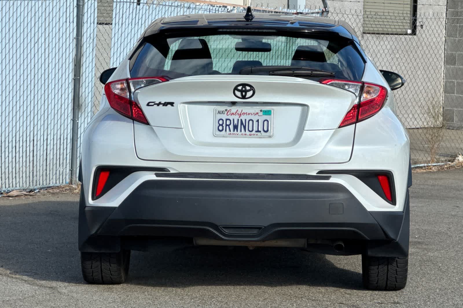 Used 2020 Toyota C-HR XLE FWD image 4