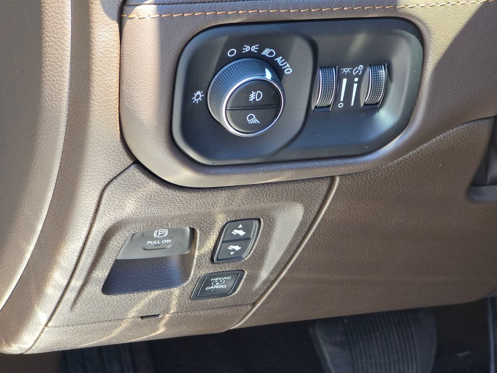 Used 2026 RAM 1500 Limited w/ Bed Utility Group AWD/4WD image 39