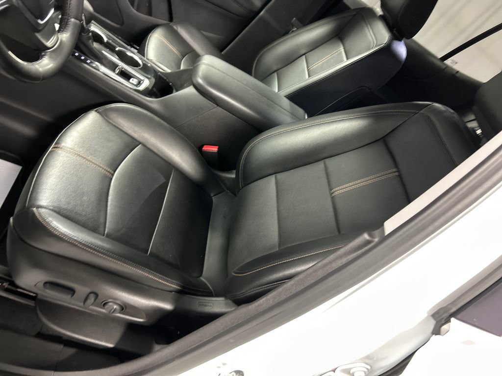 Used 2022 Chevrolet Equinox Premier image 12