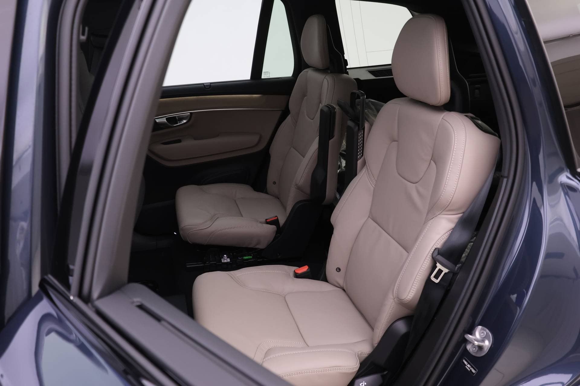 New 2026 Volvo XC90 B6 Ultra w/ Protection Package image 11