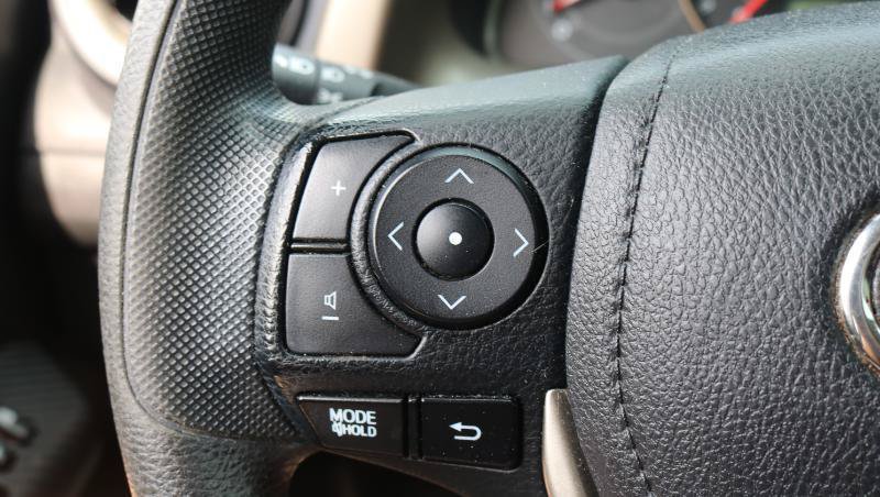Used 2015 Toyota RAV4 LE AWD/4WD image 9