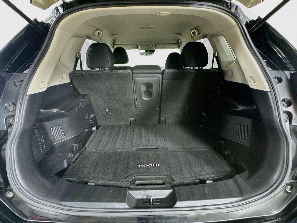 Used 2019 Nissan Rogue S w/ Special Edition Package FWD image 31