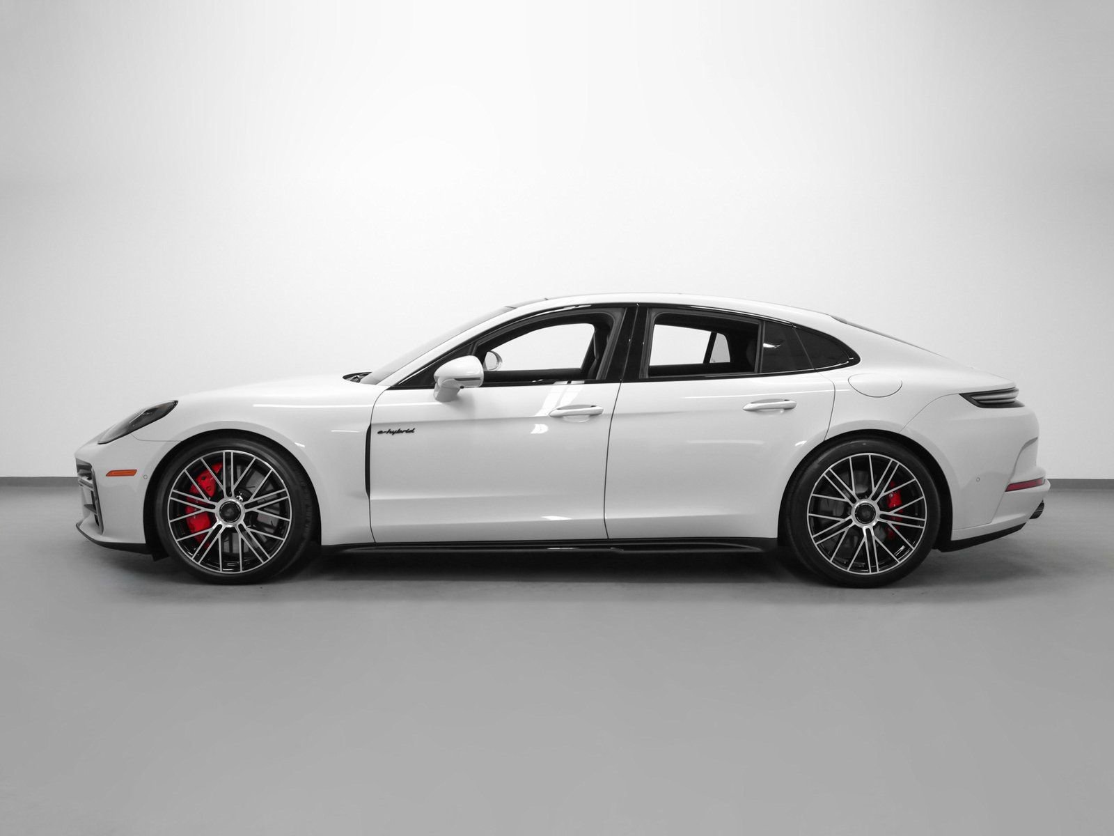 Certified 2025 Porsche Panamera Turbo image 2