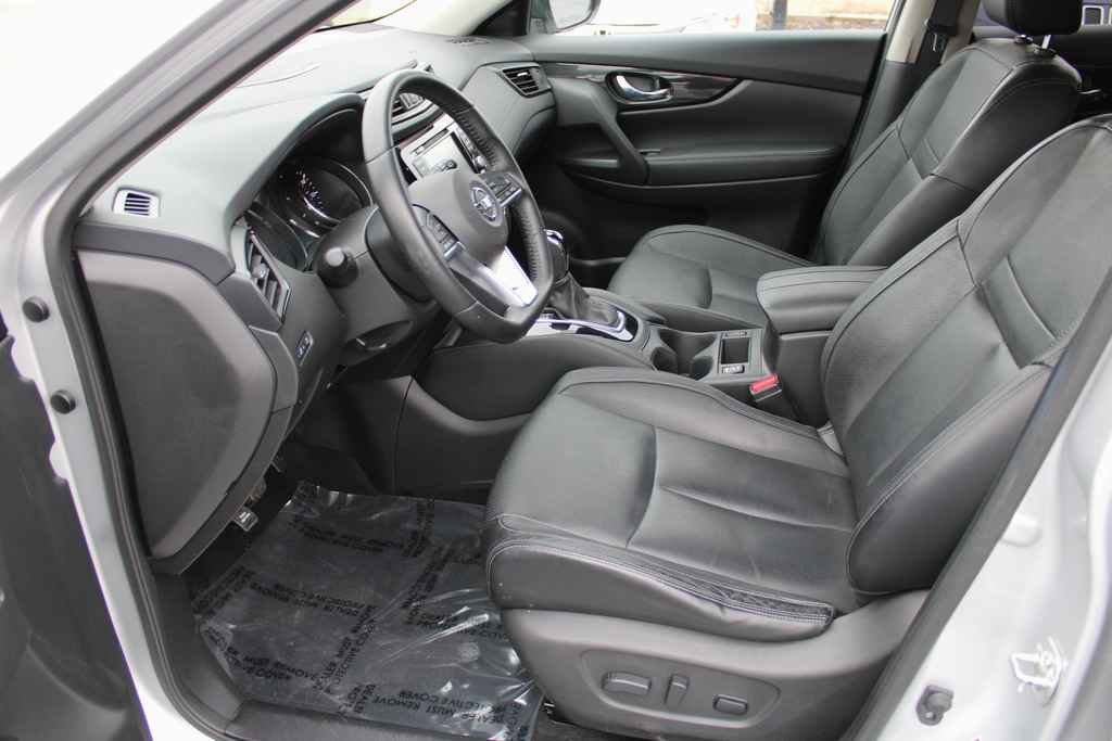 Used 2018 Nissan Rogue SL image 9