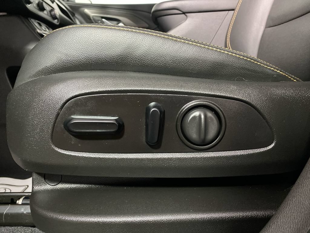 Certified 2020 GMC Terrain SLT w/ LPO, Floor Liner Package FWD image 12