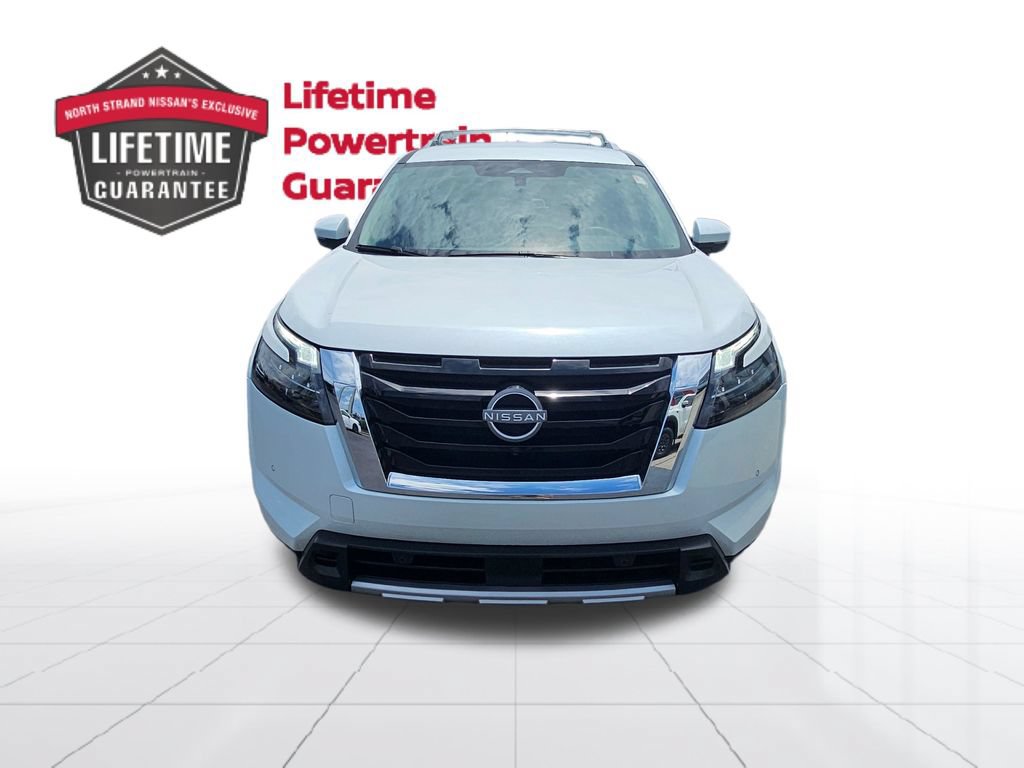 Certified 2025 Nissan Pathfinder SL AWD/4WD image 4