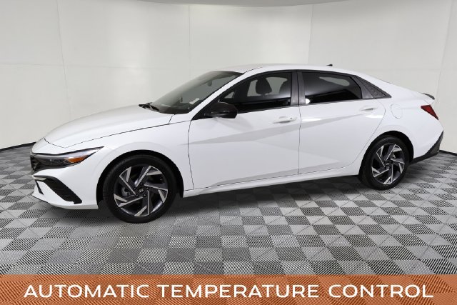 Used 2025 Hyundai Elantra Sport FWD image 10