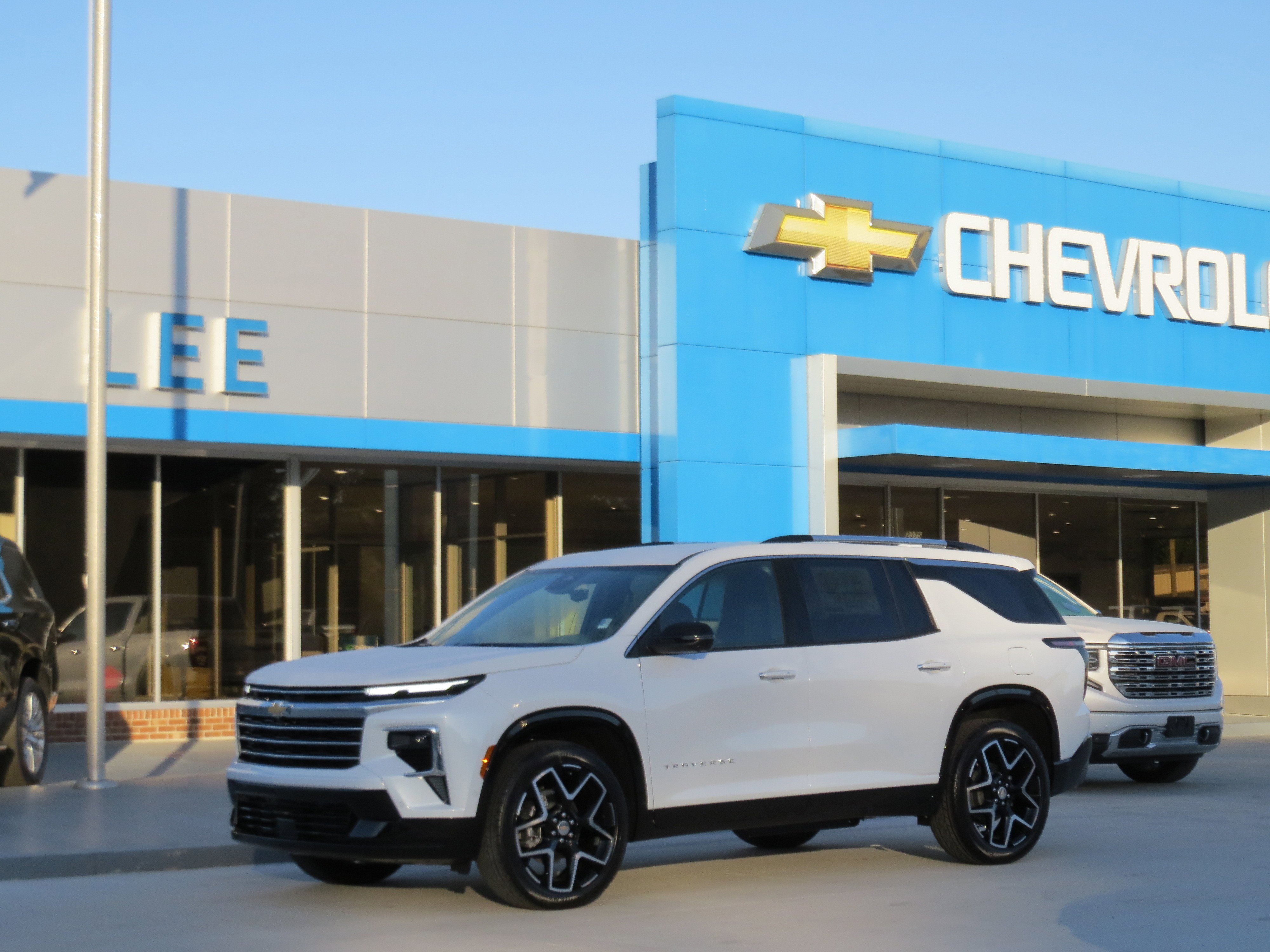 New 2026 Chevrolet Traverse High Country FWD video 1