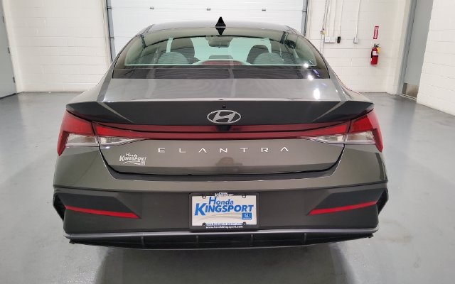 Used 2024 Hyundai Elantra SEL FWD image 6
