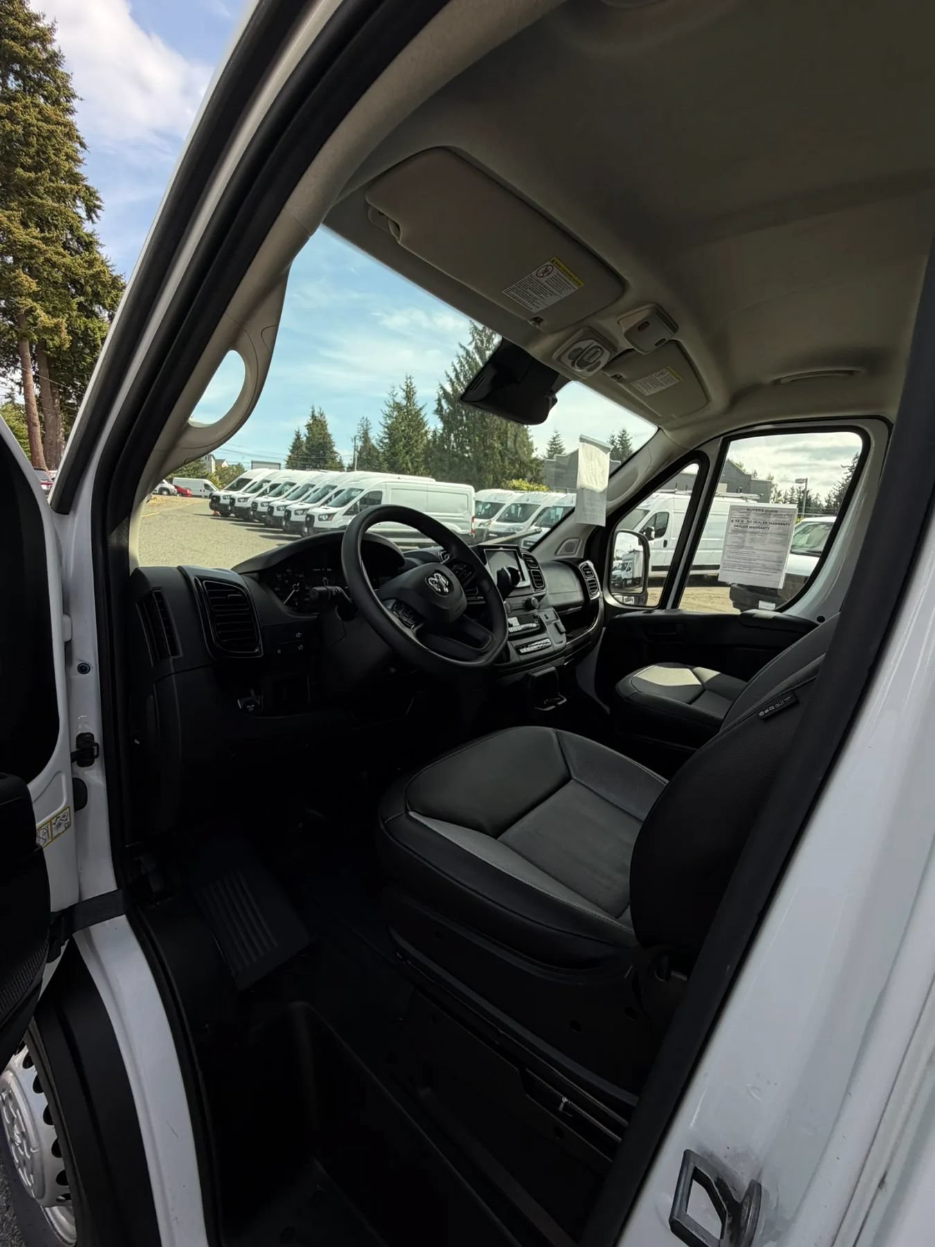 Used 2025 RAM ProMaster 3500 w/ Convenience Group FWD image 28
