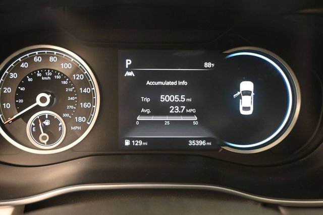 Used 2023 Genesis G70 2.0T w/ Sport Prestige Package RWD image 9