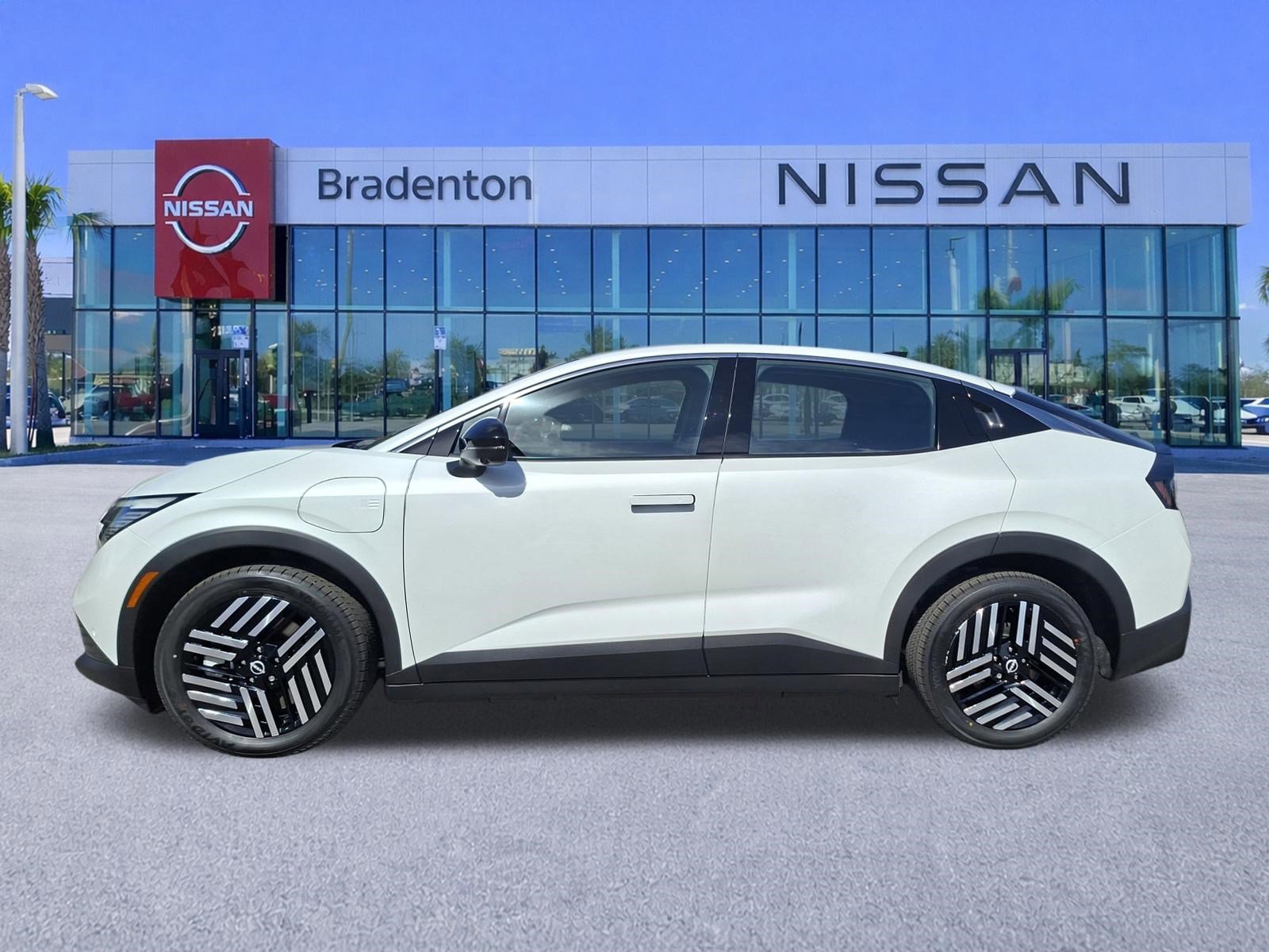 New 2026 Nissan Leaf SV+ image 2