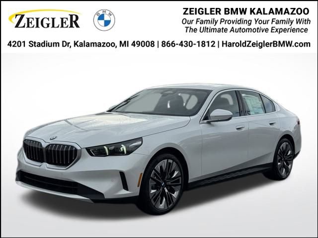 New 2026 BMW 530i xDrive w/ Premium Package