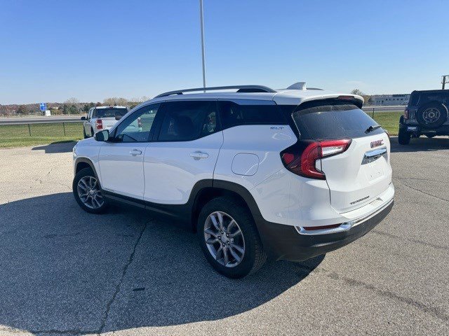 Used 2023 GMC Terrain SLT w/ Tech Package image 6