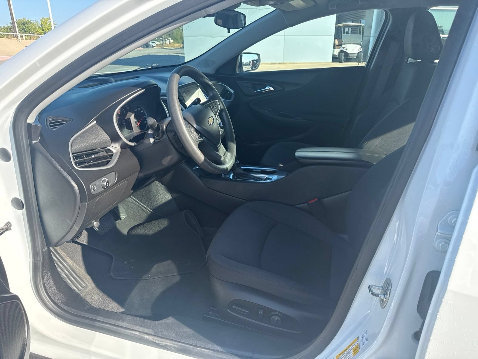 Used 2024 Chevrolet Malibu LT FWD image 9