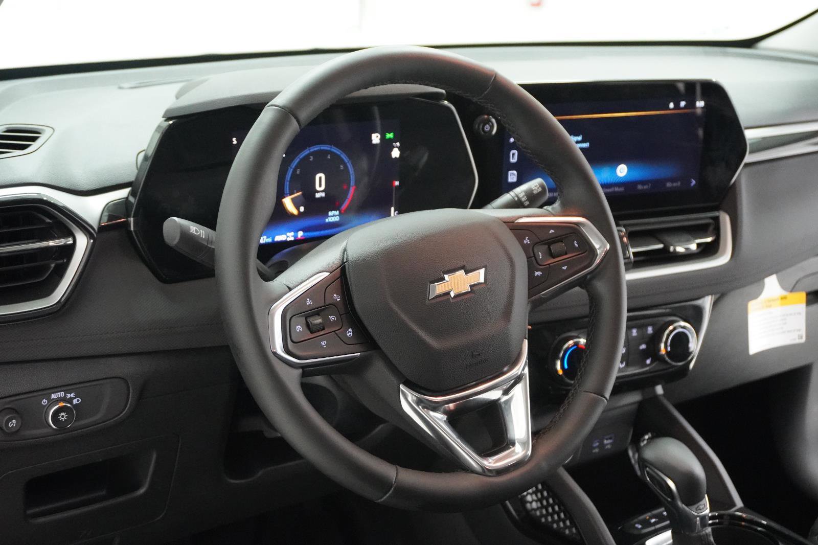 Used 2026 Chevrolet TrailBlazer LT w/ LT Cold Weather Package image 17