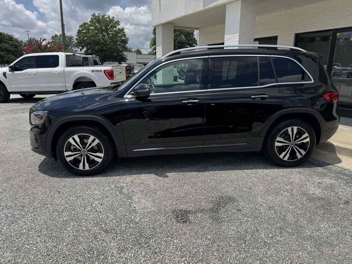 Used 2025 Mercedes-Benz GLB 250 image 42