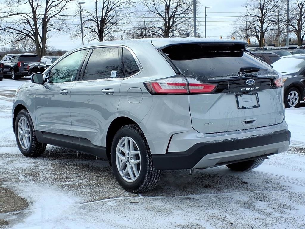 Used 2024 Ford Edge SEL w/ Convenience Package image 3