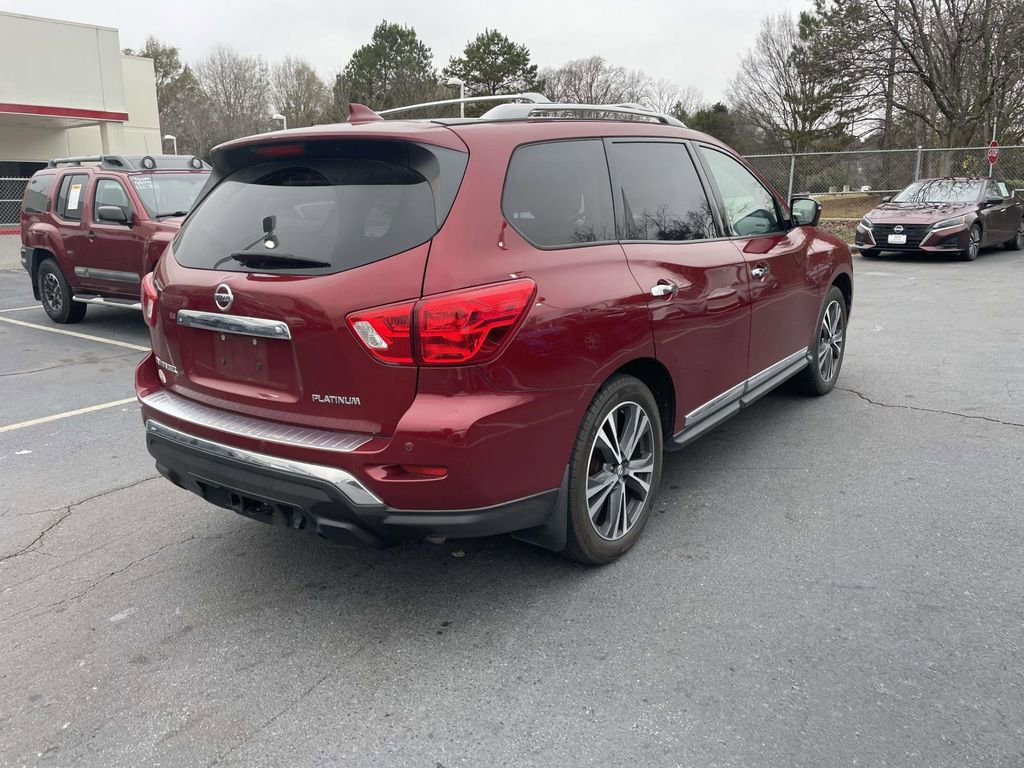 Used 2019 Nissan Pathfinder Platinum image 10