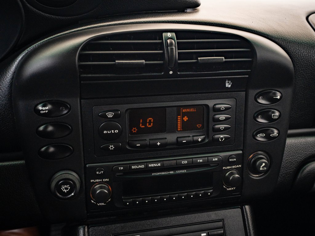 Used 2004 Porsche 911 Carrera image 32