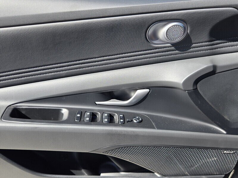 New 2026 Hyundai Elantra Limited FWD image 12