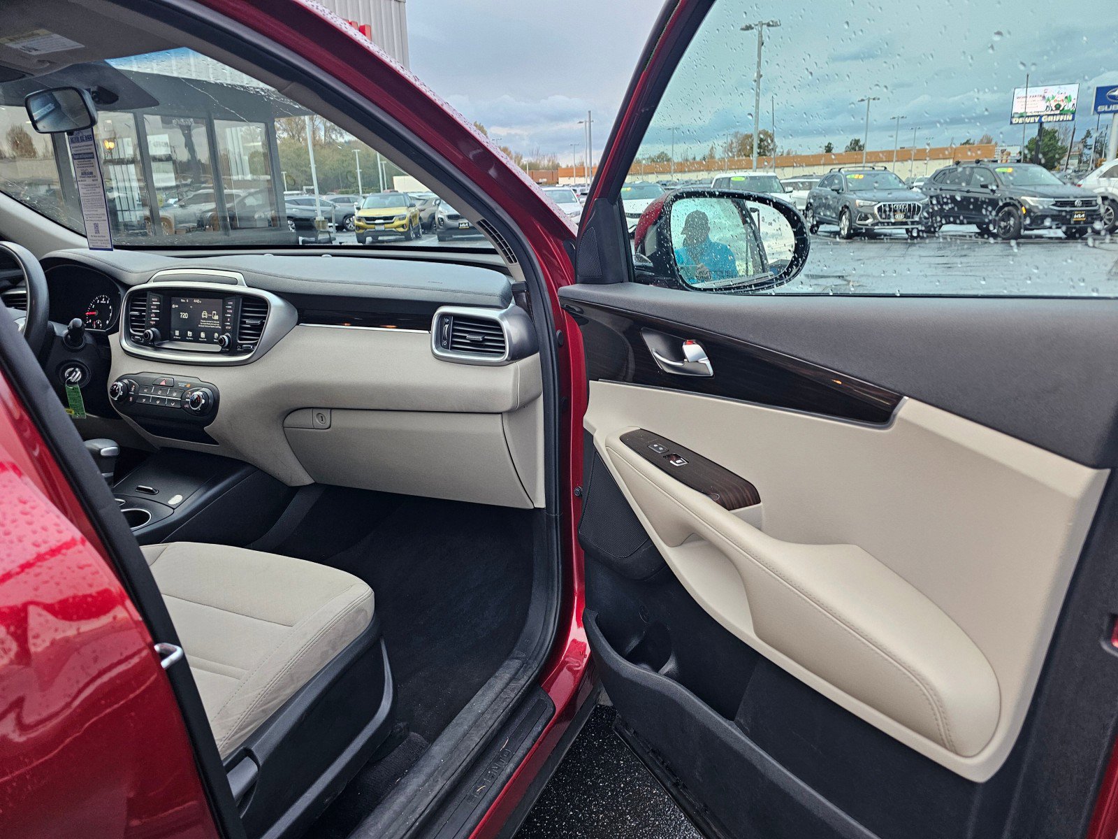 Used 2020 Kia Sorento LX image 13