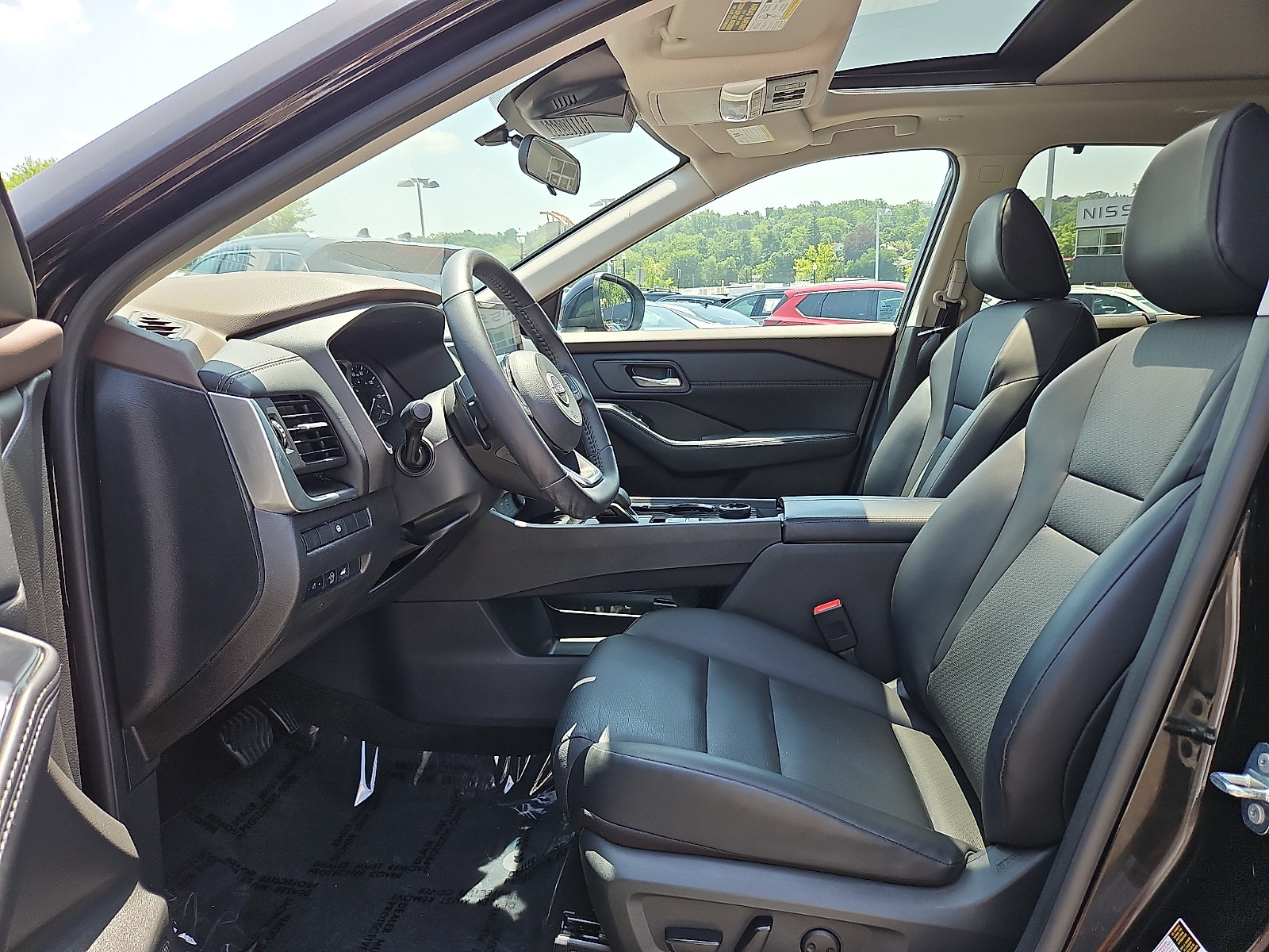 Certified 2023 Nissan Rogue SV w/ SV Premium B Package AWD/4WD image 13