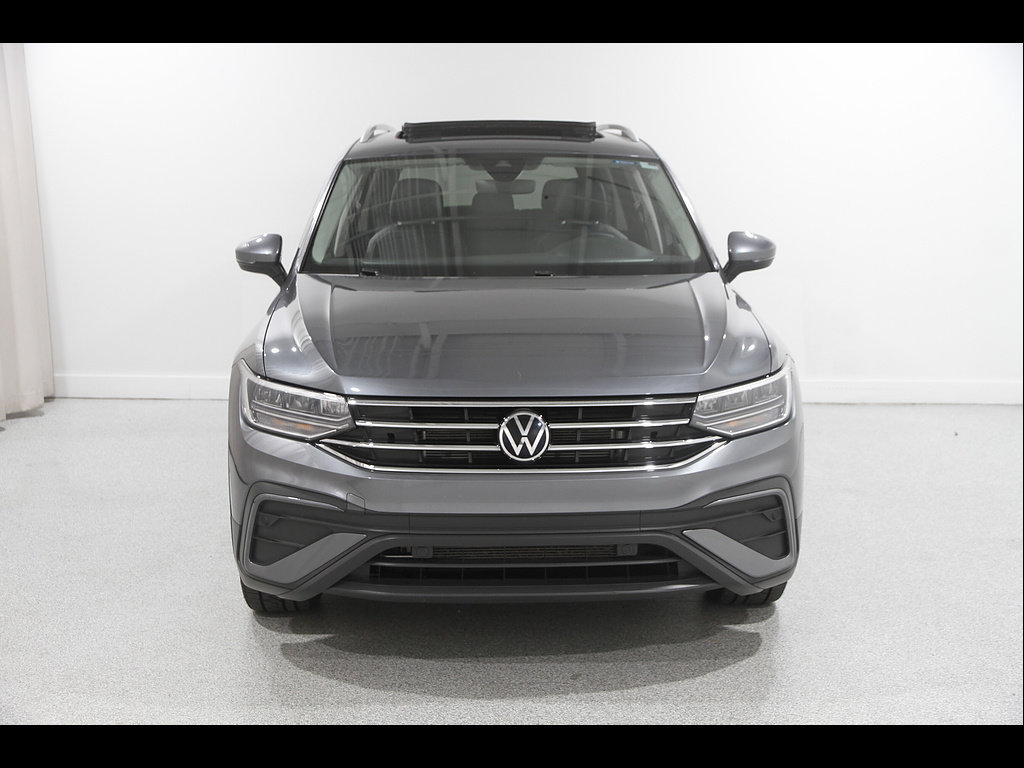 Used 2023 Volkswagen Tiguan SE AWD/4WD image 2