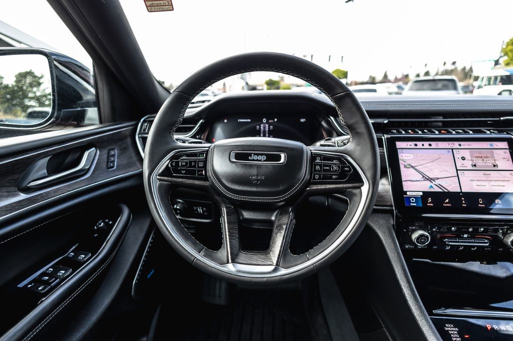 Used 2023 Jeep Grand Cherokee Overland w/ Rear Seat Video Group I AWD/4WD image 26