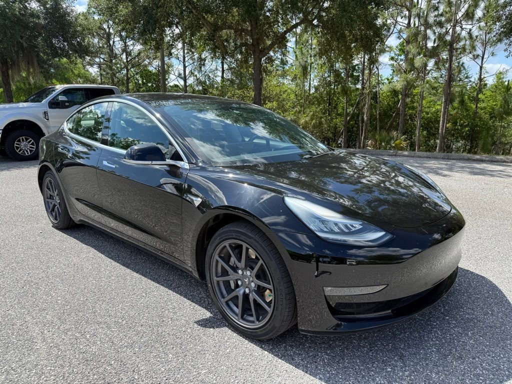 Used 2018 Tesla Model 3 Long Range RWD image 3