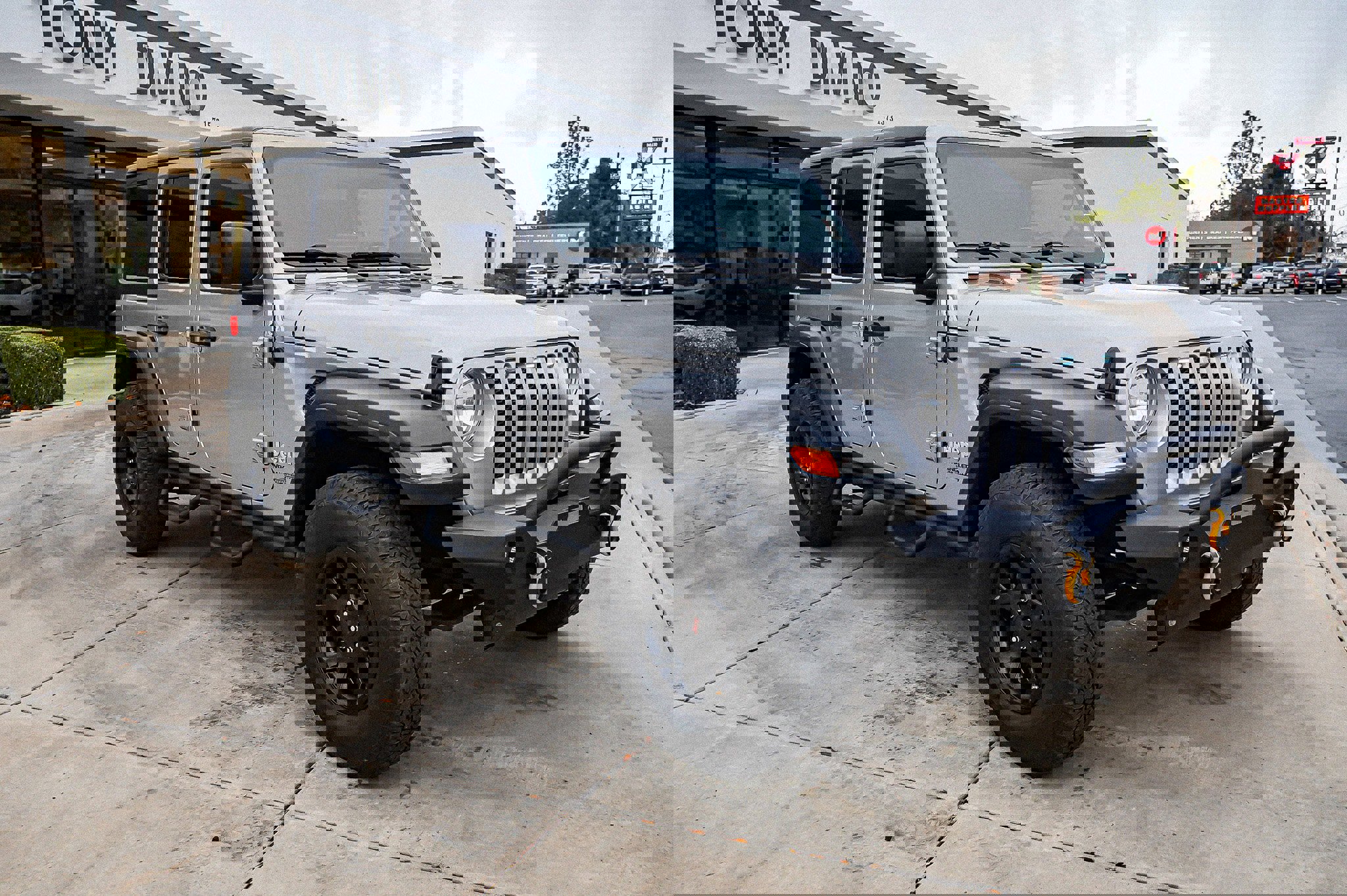 Used 2018 Jeep Wrangler Unlimited Sport S image 2