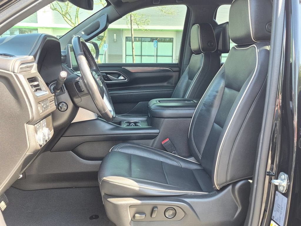 Used 2021 GMC Yukon XL SLT w/ Rear Media and Nav Package AWD/4WD image 21