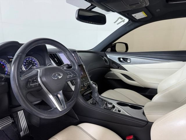 Used 2017 INFINITI Q60 Red Sport 400 RWD image 14