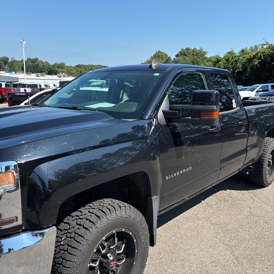 Used 2016 Chevrolet Silverado 1500 LT w/ LPO, Black Pack AWD/4WD image 4