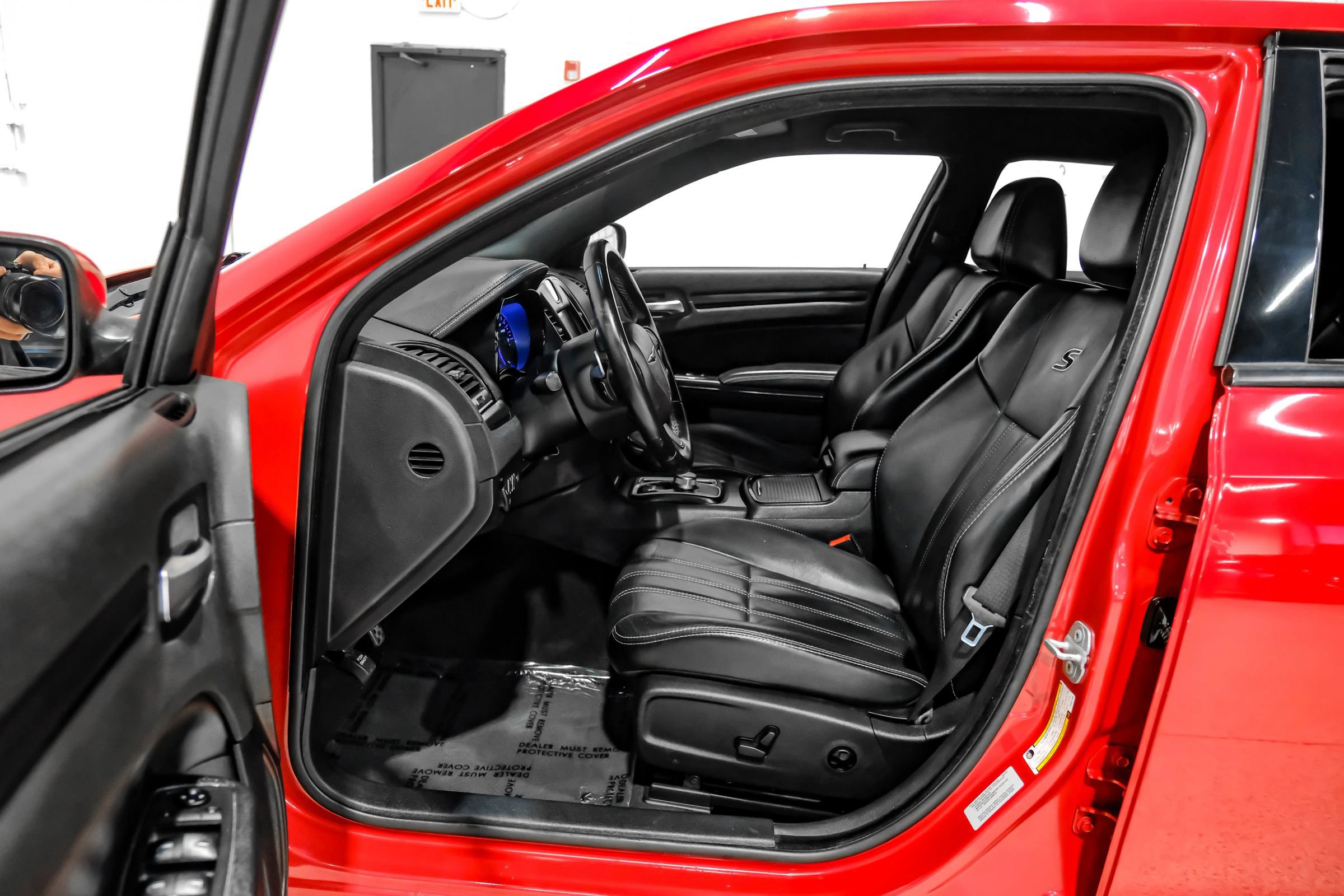 Used 2015 Chrysler 300 S RWD image 42