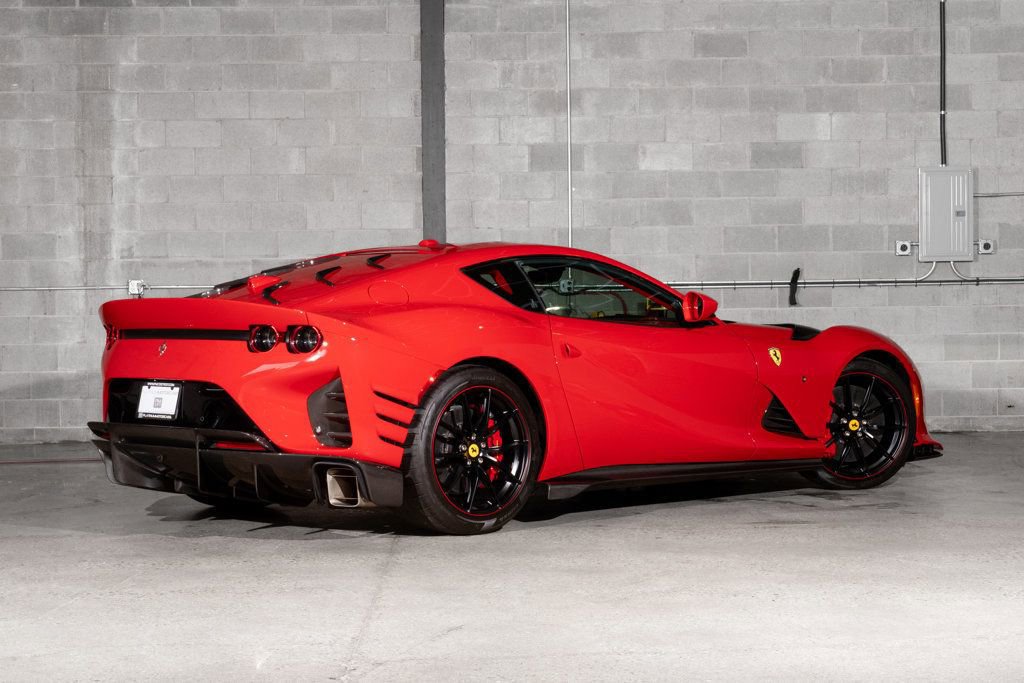Used 2022 Ferrari 812 Competizione image 3