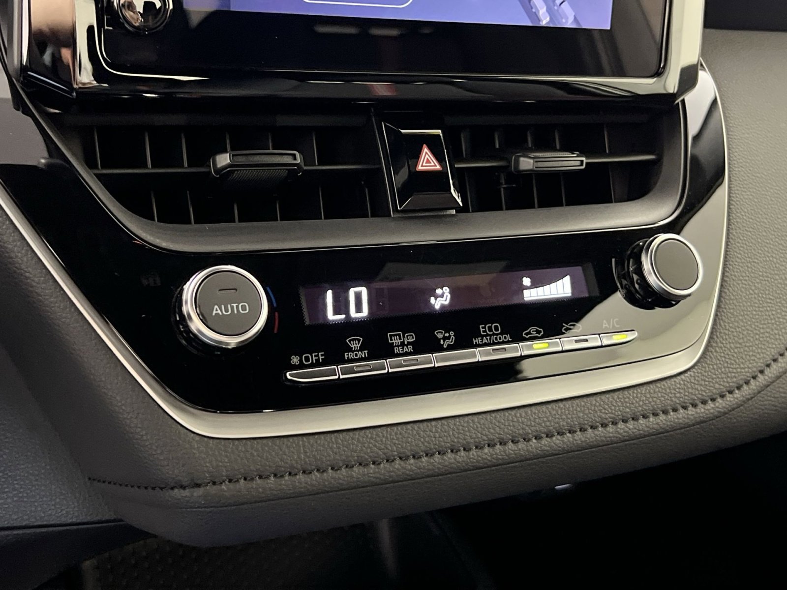 Used 2024 Toyota Corolla SE image 21