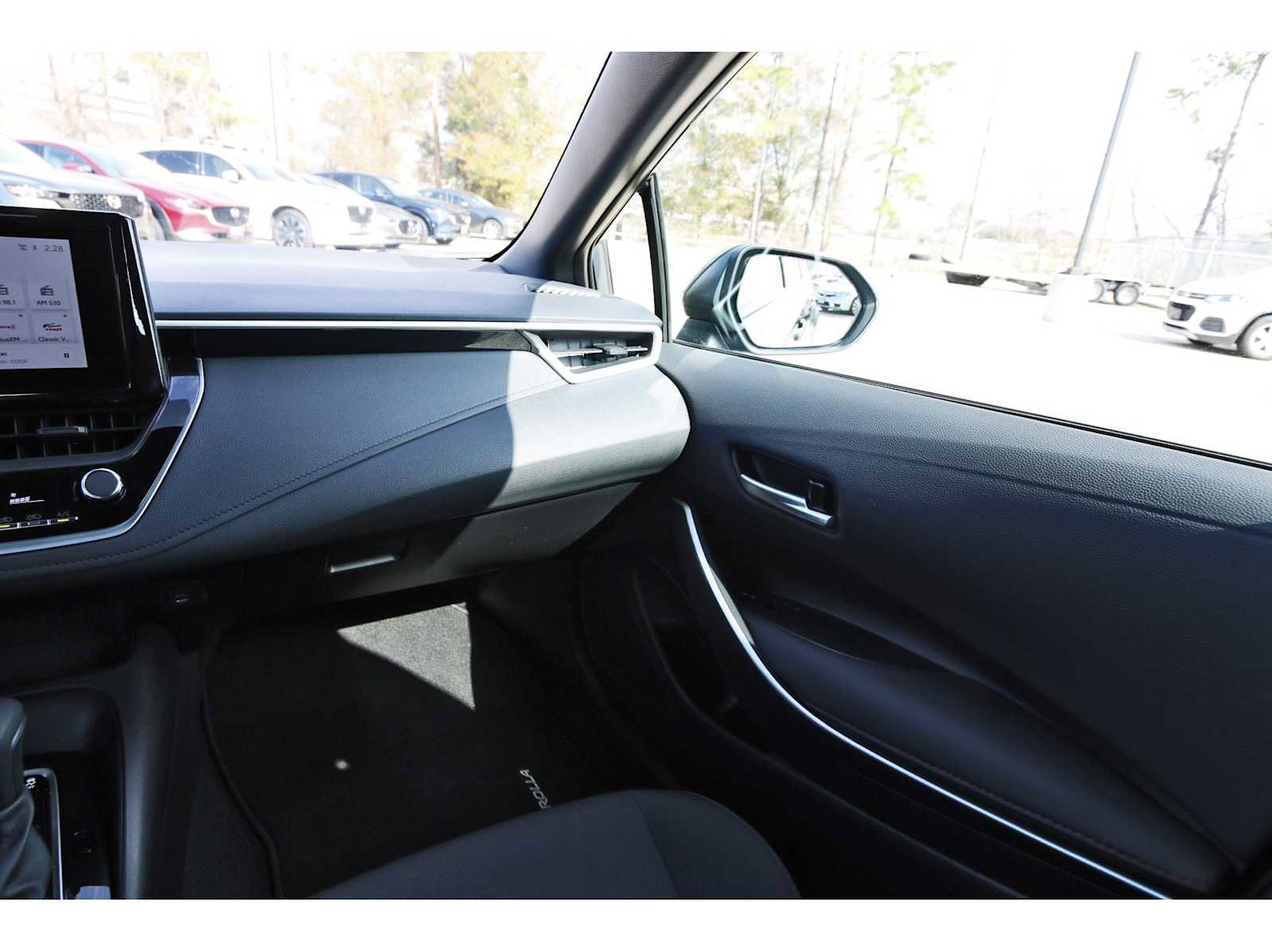 Used 2025 Toyota Corolla SE image 8