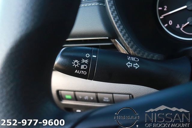 Used 2024 Nissan Sentra SV image 23