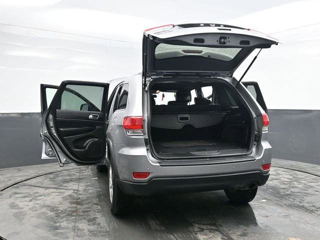 Used 2019 Jeep Grand Cherokee Laredo AWD/4WD image 46