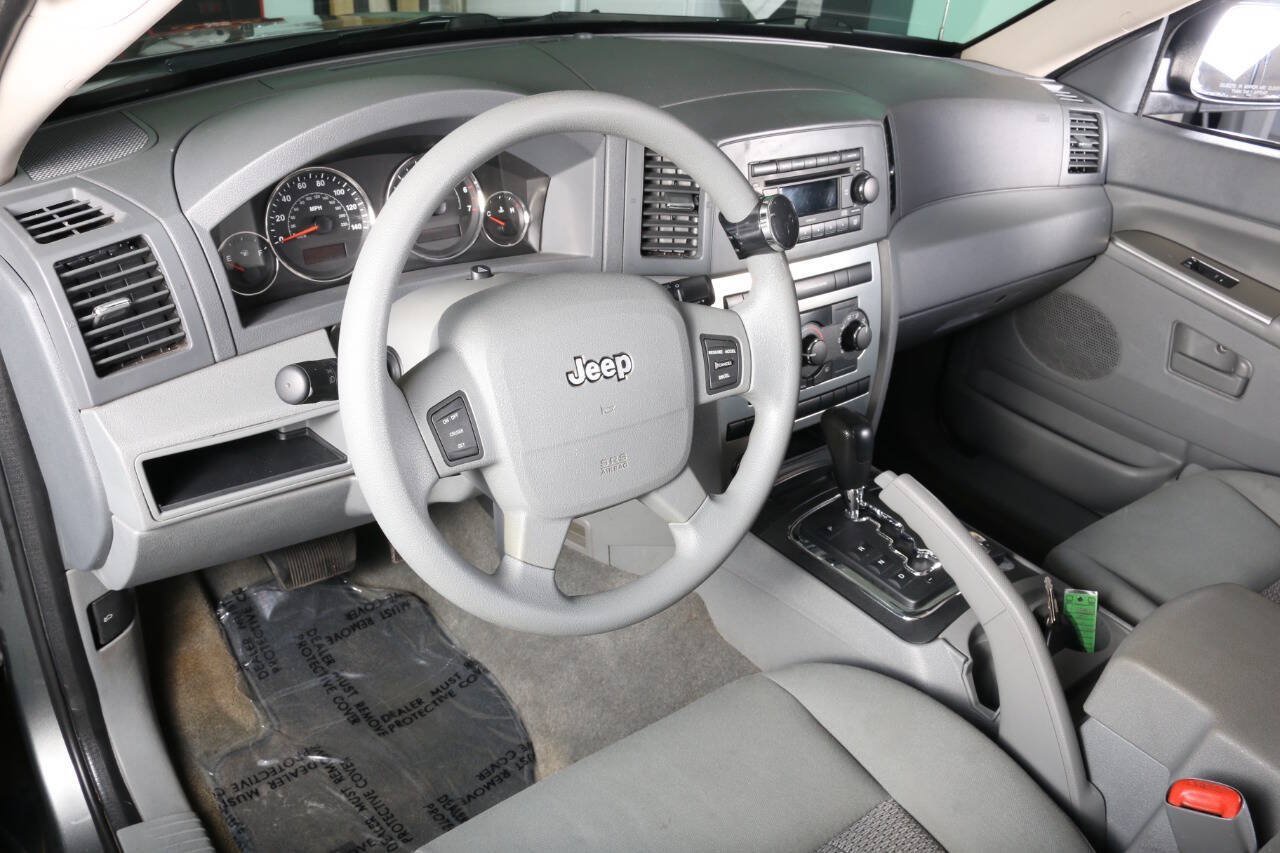 Used 2007 Jeep Grand Cherokee Laredo AWD/4WD image 39