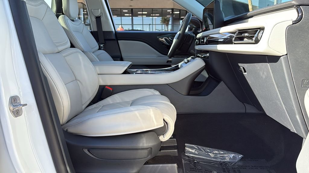 New 2026 Lincoln Aviator Reserve w/ Luxury Package RWD image 21