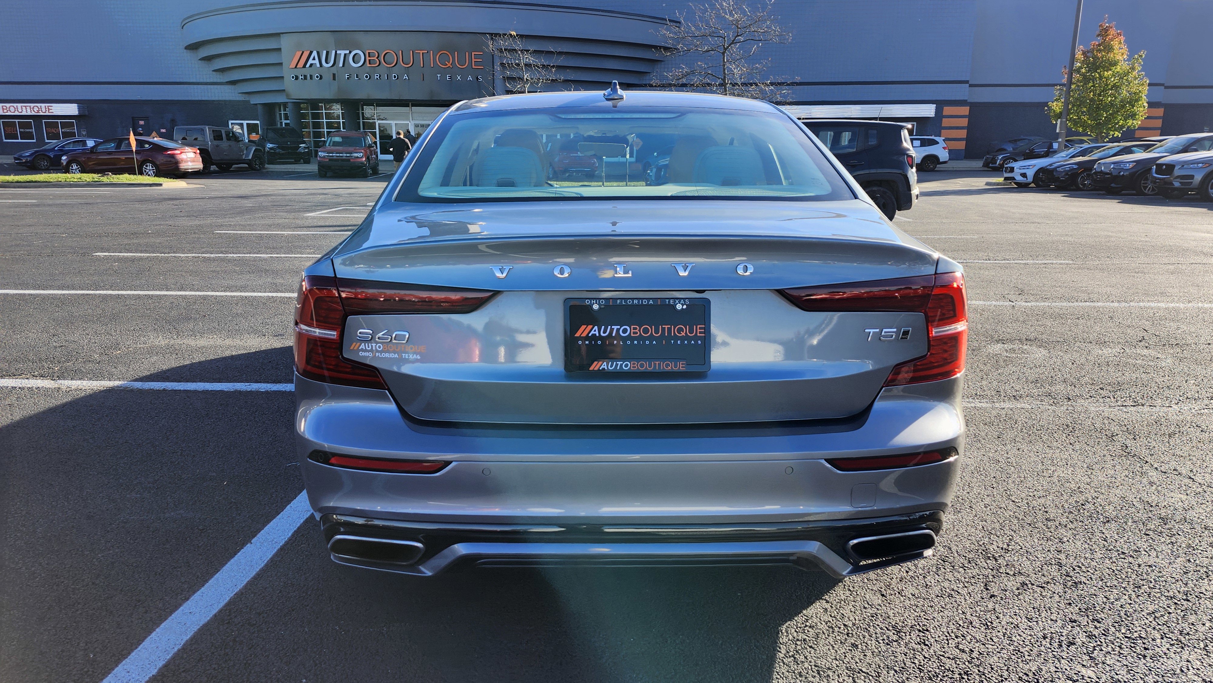 Used 2021 Volvo S60 T5 Momentum image 10