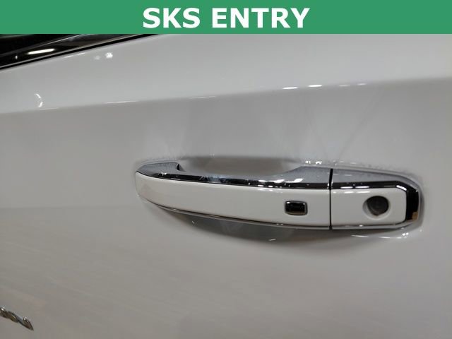 Certified 2024 GMC Yukon XL SLT AWD/4WD image 13